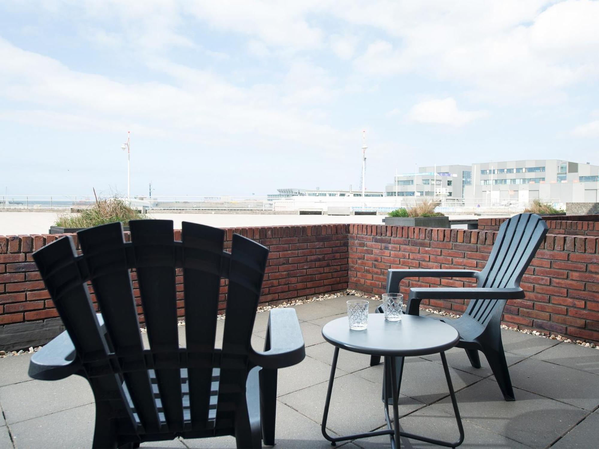 Modern With A View Of The Scheveningen Harbor Apartment Den Haag