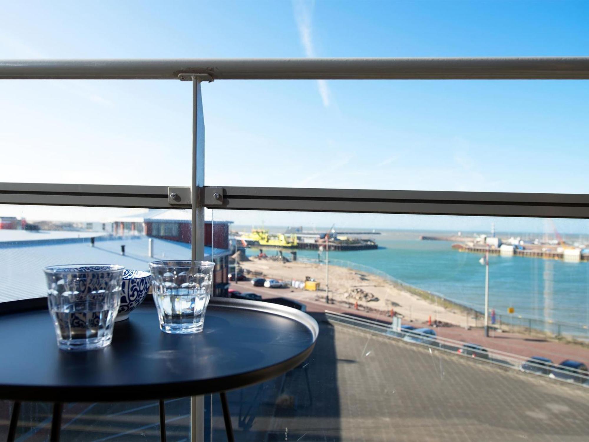Modern With A View Of The Scheveningen Harbor *
