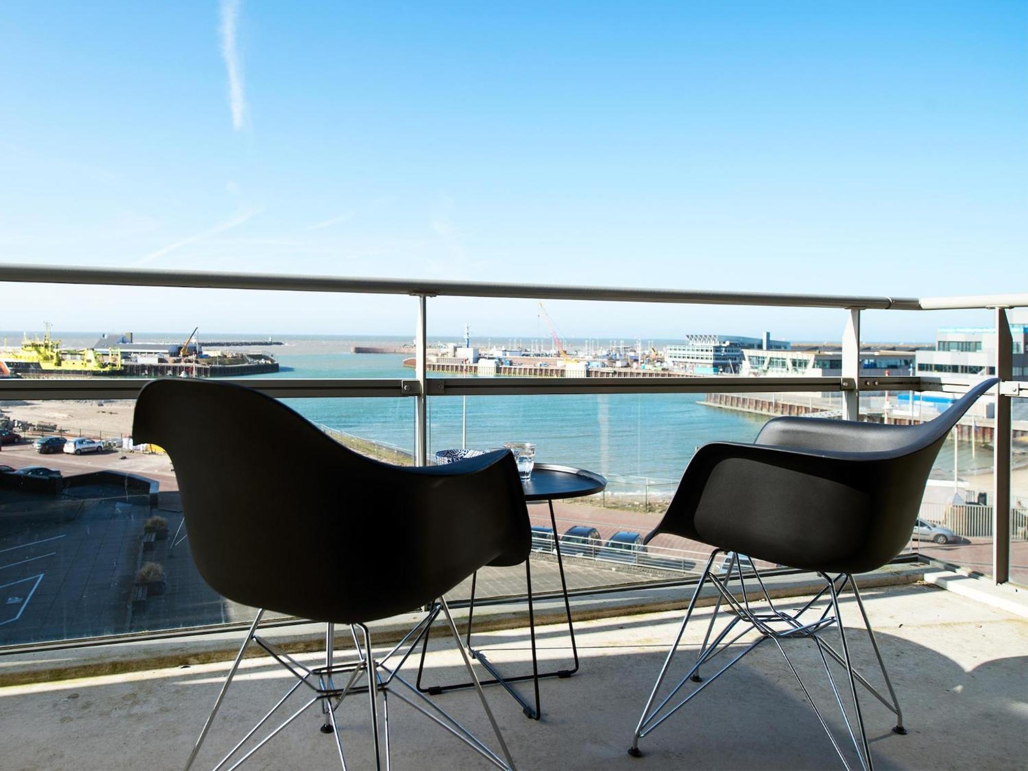 Modern With A View Of The Scheveningen Harbor Apartment *