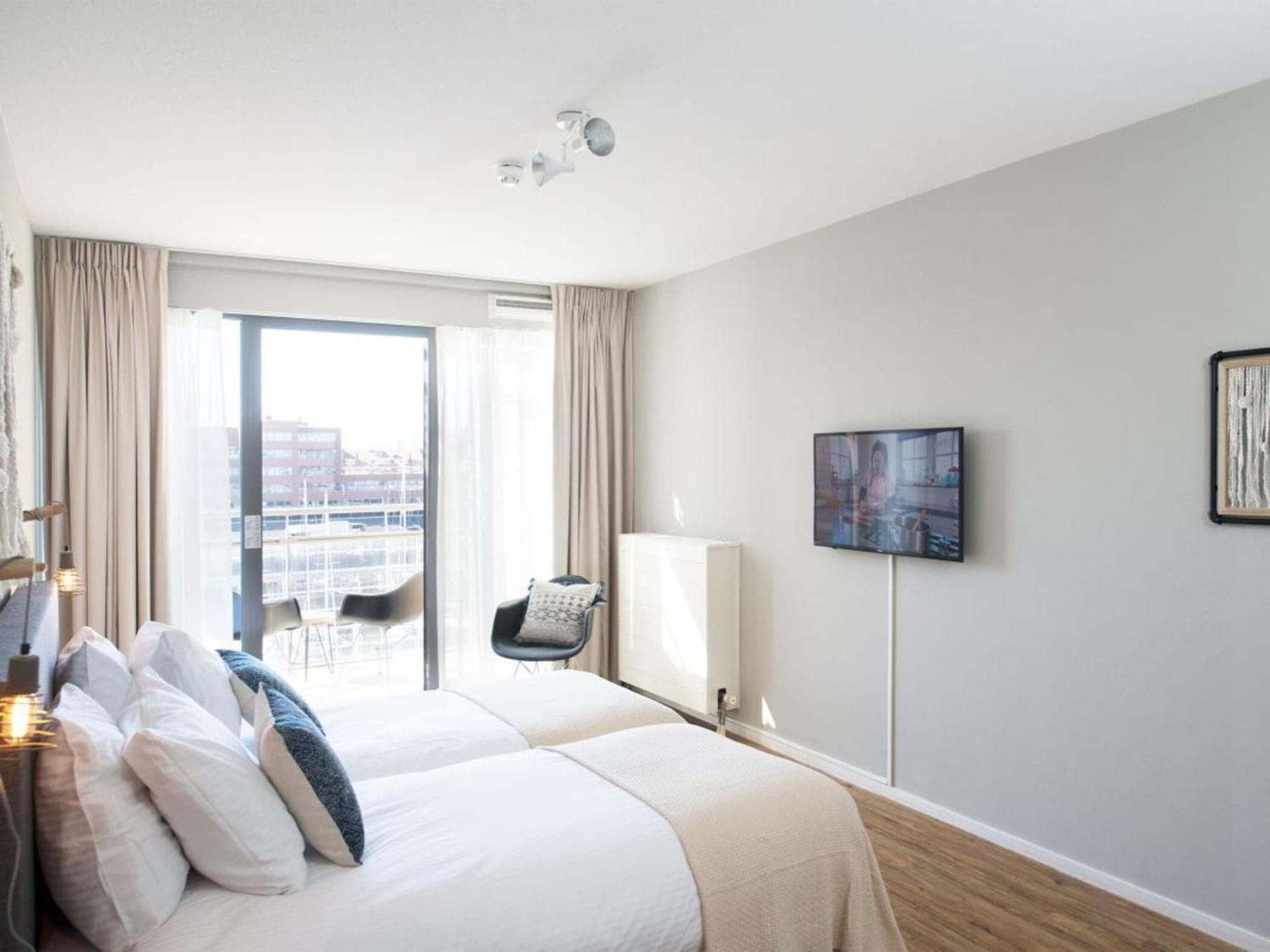 Modern With A View Of The Scheveningen Harbor Apartment
