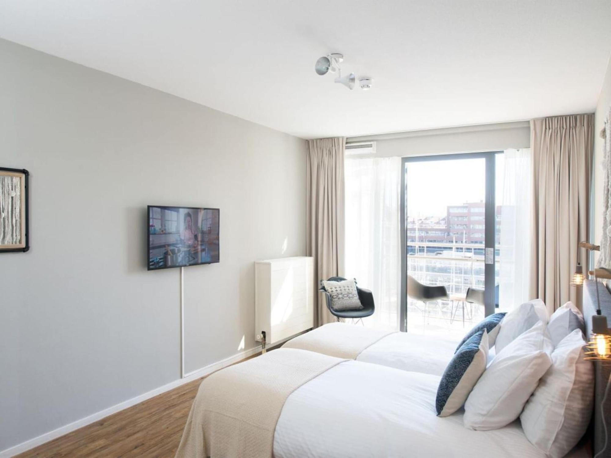 Modern With A View Of The Scheveningen Harbor *