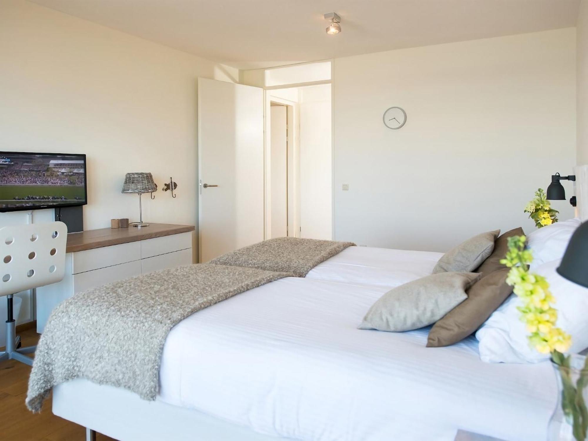 Modern With A View Of The Scheveningen Harbor The Hague